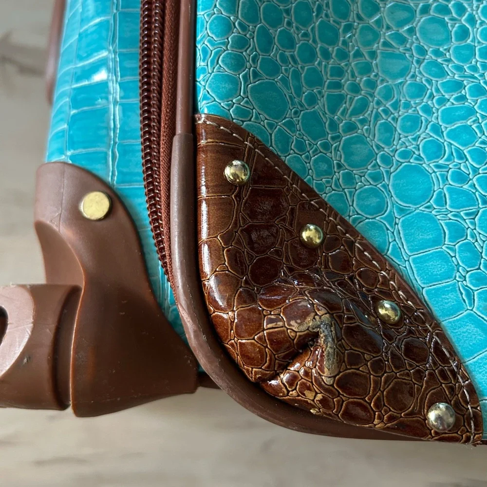 Turquoise and Brown Travel Luggage Set - Picture 7 of 16
